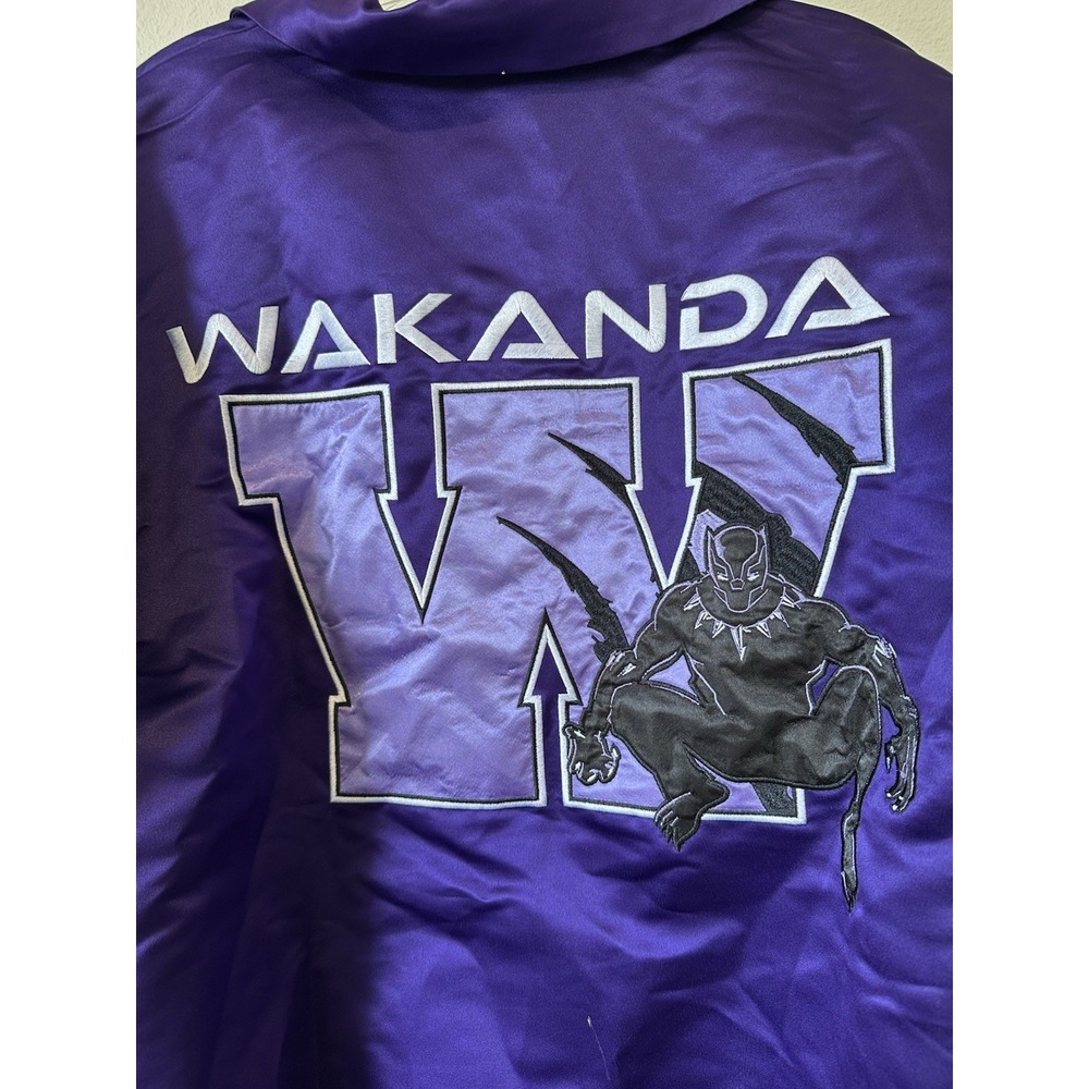 Marvel Black Panther Wakanda Quarter Zip‎ Sweater Size Medium BoxLunch Exclusive